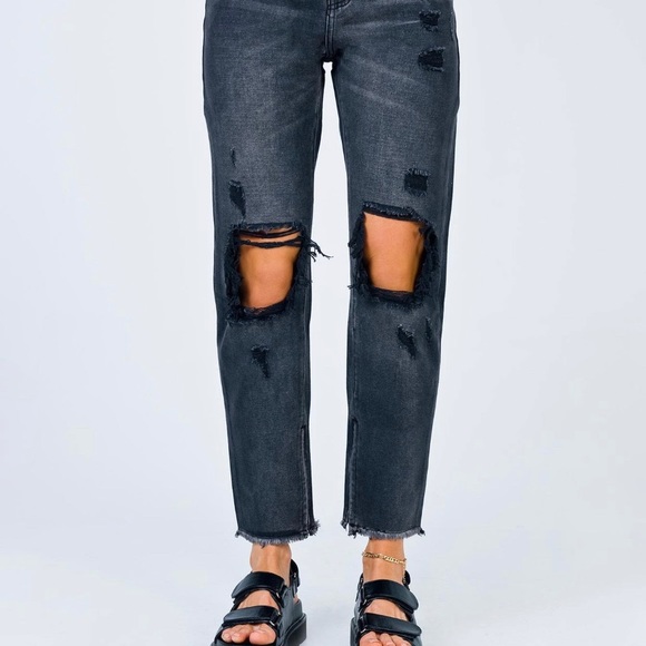 Erissa Knee Rip Jeans Washed Black NWOT - Picture 2 of 12